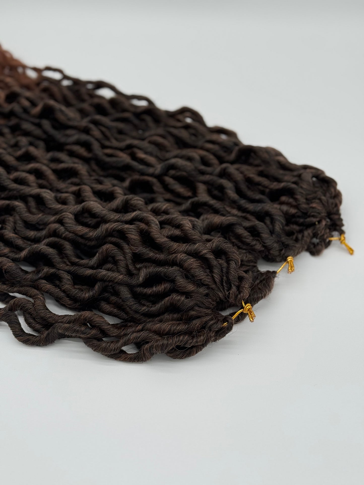 3x Goddess Faux Locs – Antibakterielle Locs mit lockigen Enden, Wiederverwendbar, T1B/30