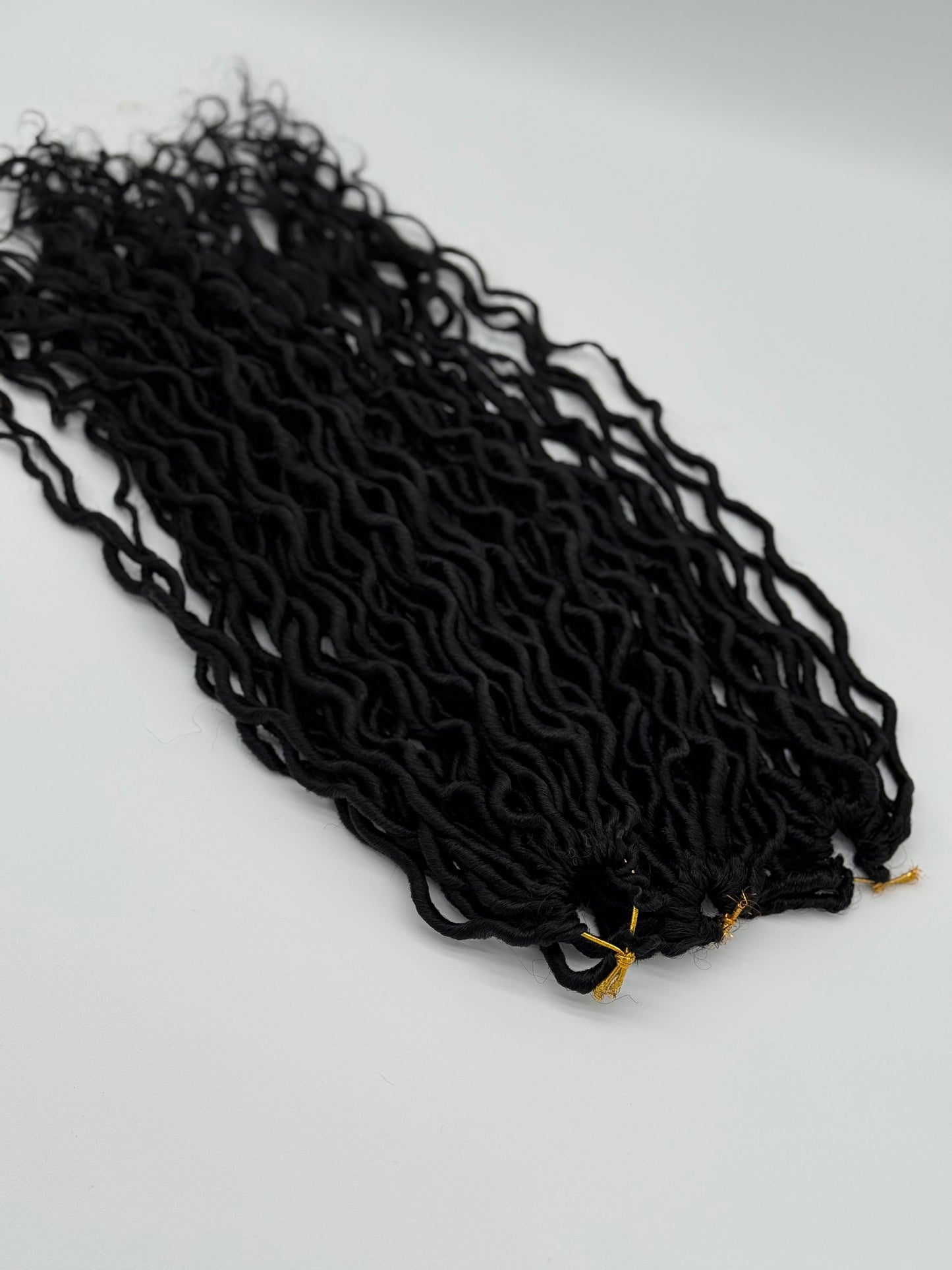 3x Goddess Faux Locs – Antibakterielle Locs mit lockigen Enden, Wiederverwendbar, 1B