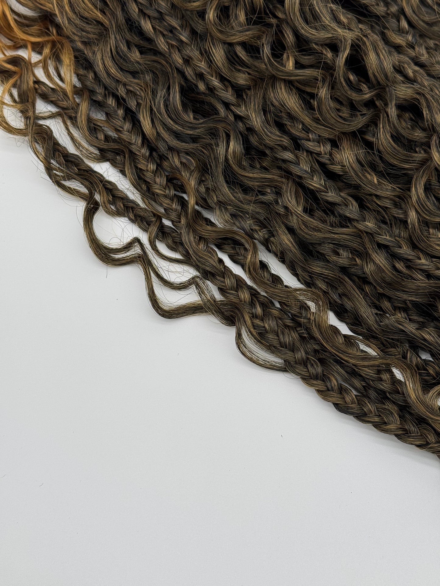 6x River Box Braids – Antibakterielle Braids mit natürlichem Wellen-Look, Wiederverwendbar, T27