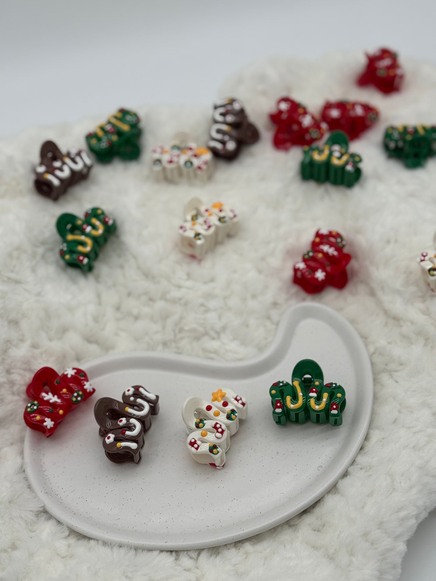 4 Stk. Weihnachtshaarklammern für Kinder – Festliche Designs aus hochwertigem Acetat