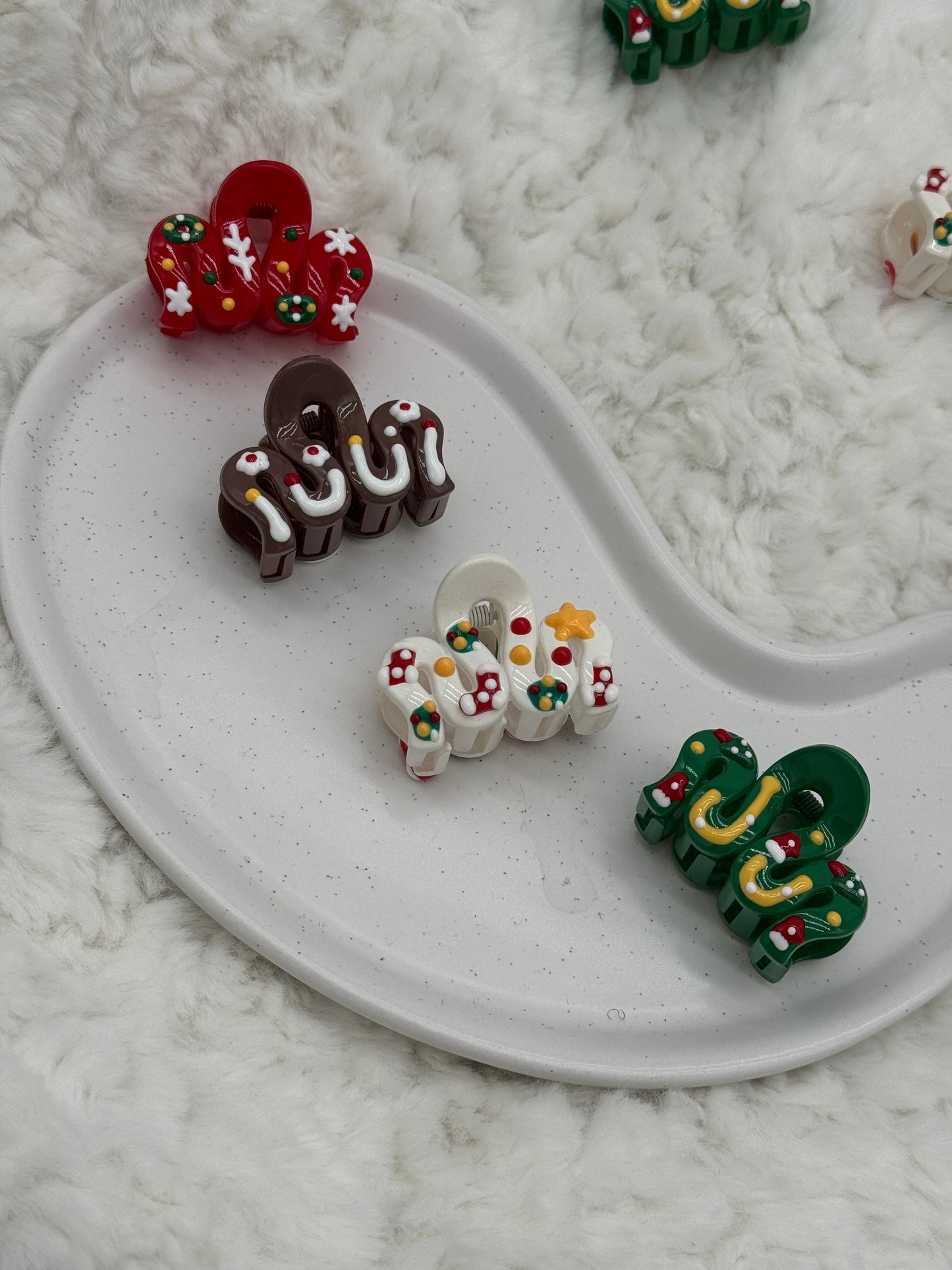 4 Stk. Weihnachtshaarklammern für Kinder – Festliche Designs aus hochwertigem Acetat