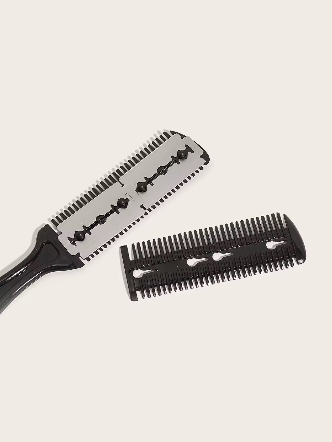 1 Set, 1x doppelseitig Kantenkontrolle Haarbürste, 1x Elastisches Band, 1x Rasiermesserkamm und 4 Stk. Wig Cap