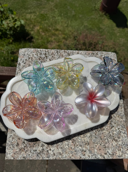 Blumen-Haarklammer 3 Stück, 8 cm große rutschfeste Hawaii Haarspange, luxuriöser Damen Krallen-Haarschmuck für stilvolles Haarstyling, Eleganz in voller blüte