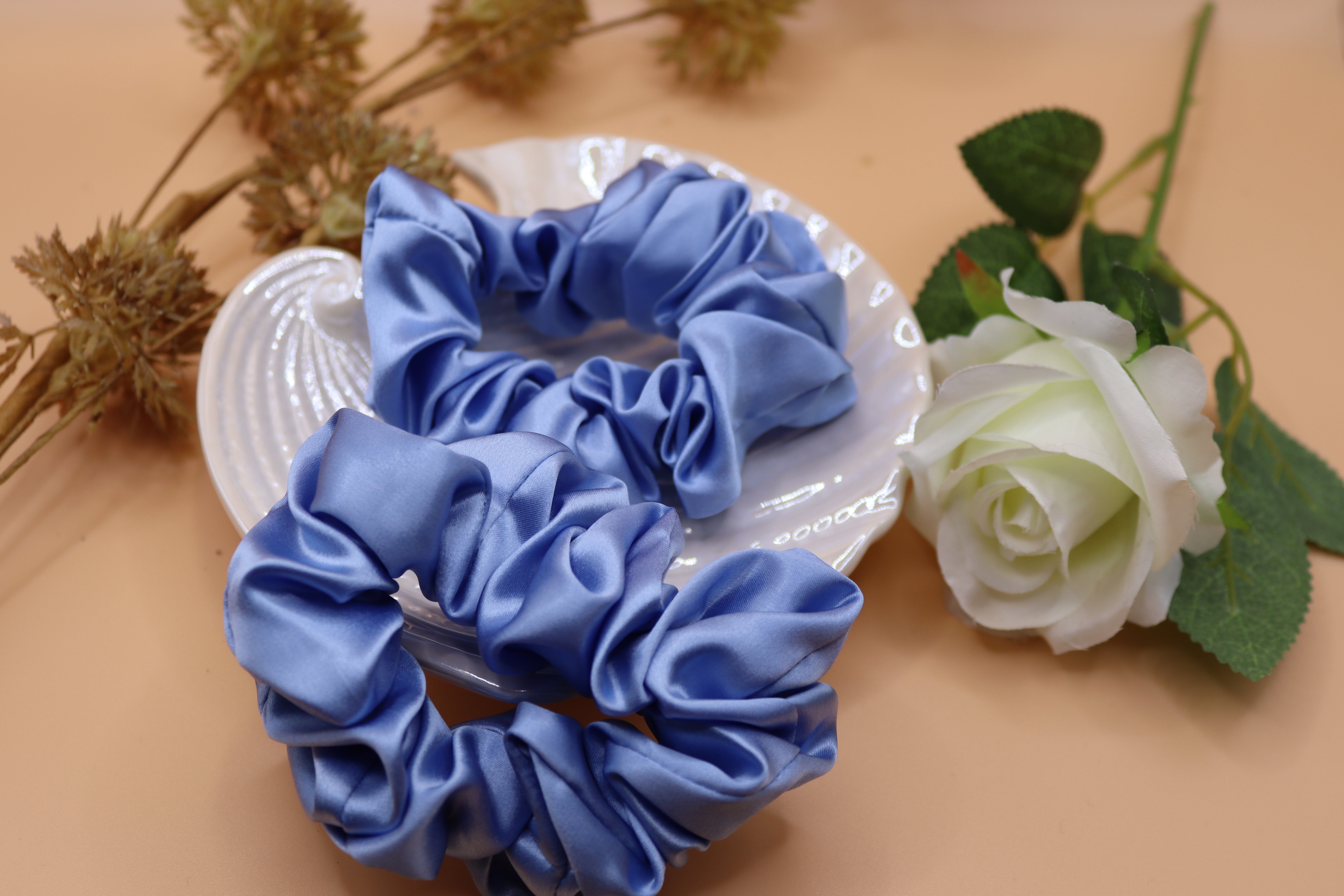 2 Stk. 100 % Mulberry Seide Scrunchies – 3,5 cm, 22 Momme