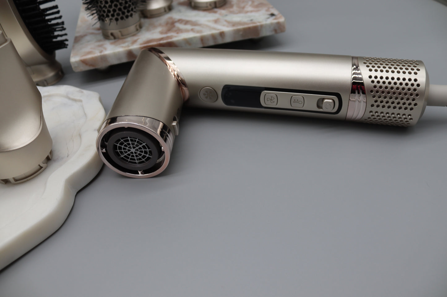 1 Stk. 8 in 1 Haarstyler & Ionen Haartrockner
