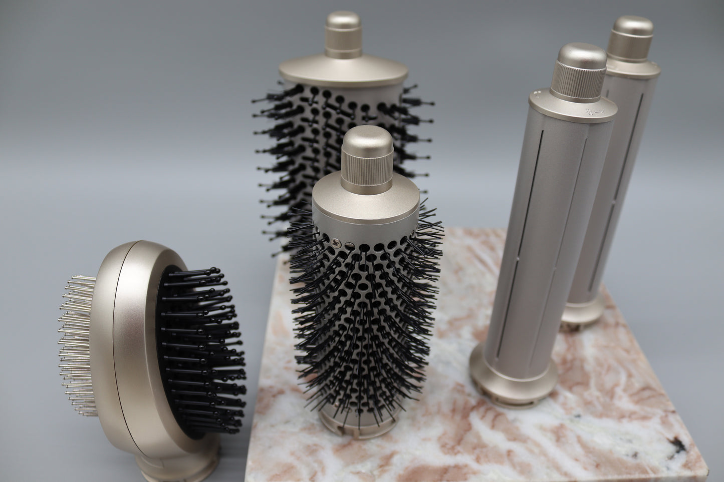 1 Stk. 8 in 1 Haarstyler & Ionen Haartrockner