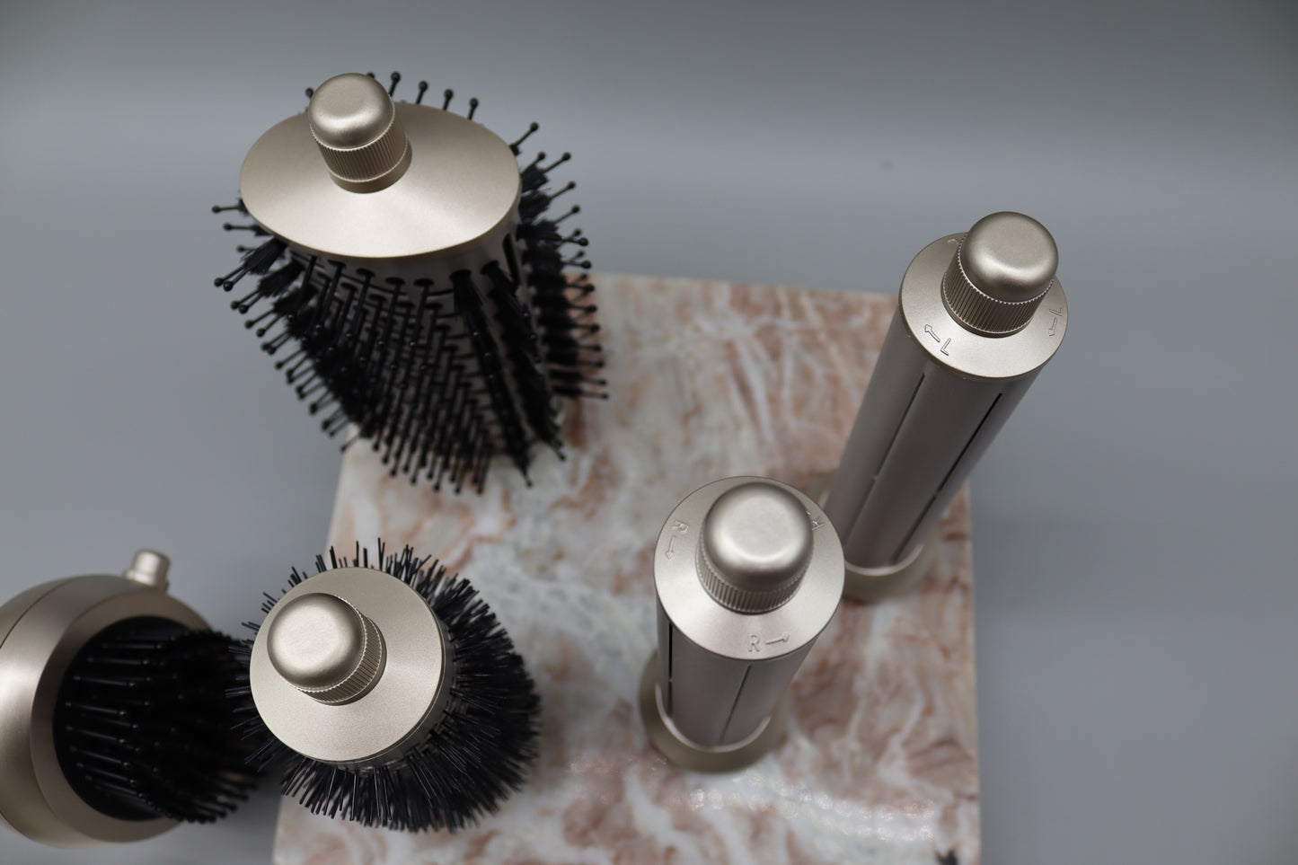 1 Stk. 8 in 1 Haarstyler & Ionen Haartrockner