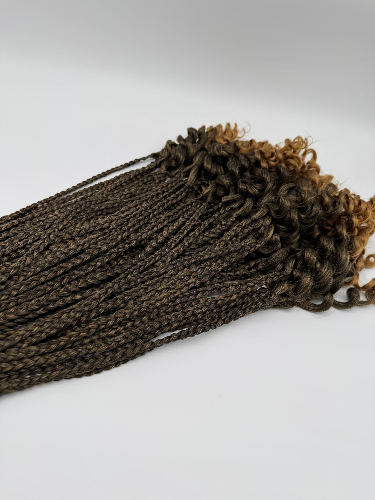 6x Box Braids Curly Ends – Antibakterielle Braids mit lockigen Spitzen, Wiederverwendbar, 1B/27