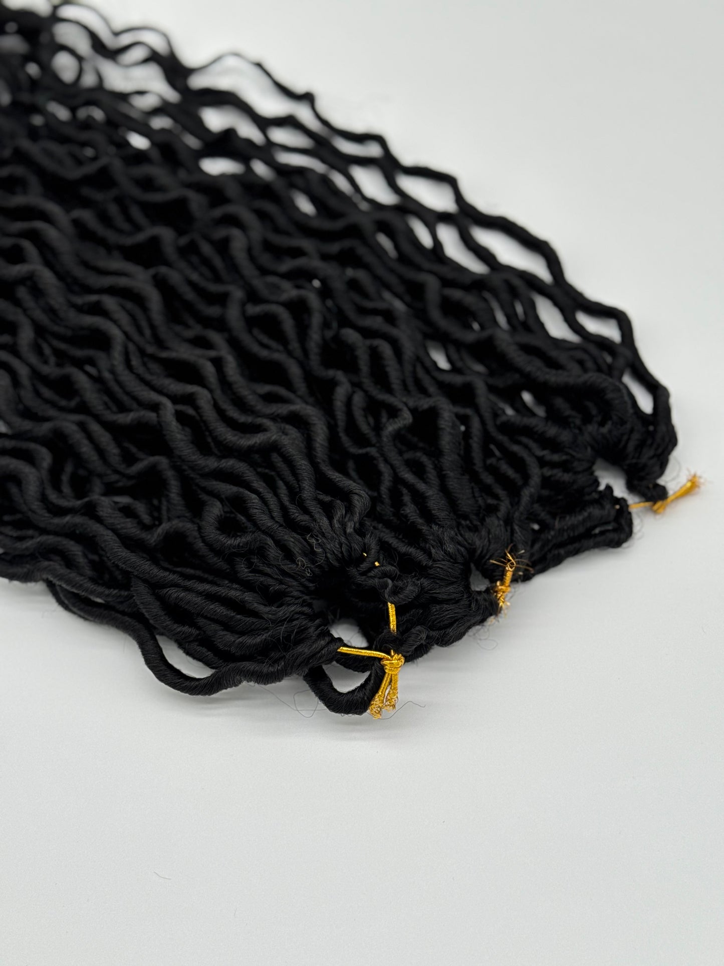 3x Goddess Faux Locs – Antibakterielle Locs mit lockigen Enden, Wiederverwendbar, 1B
