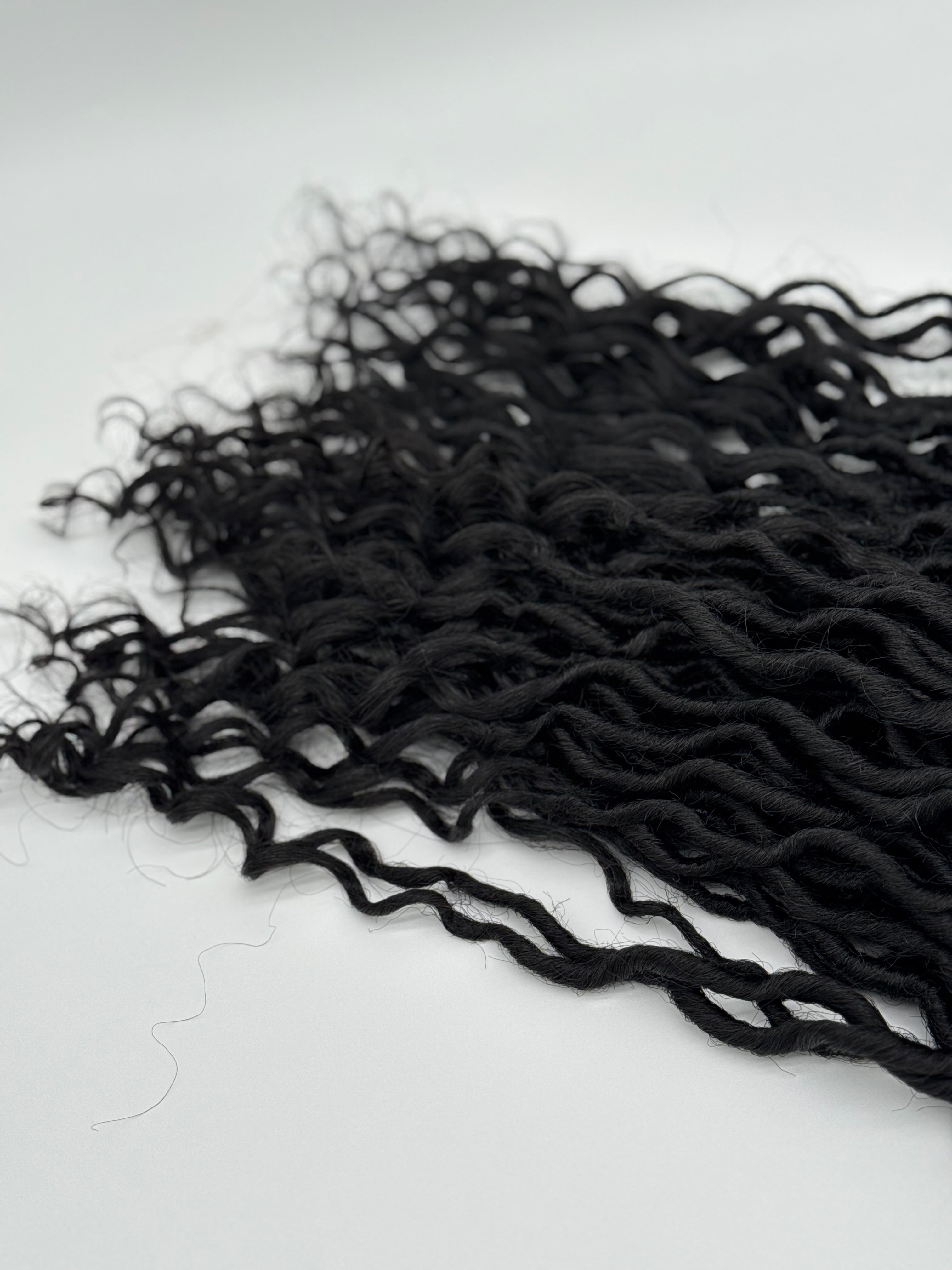 3x Goddess Faux Locs – Antibakterielle Locs mit lockigen Enden, Wiederverwendbar, 1B