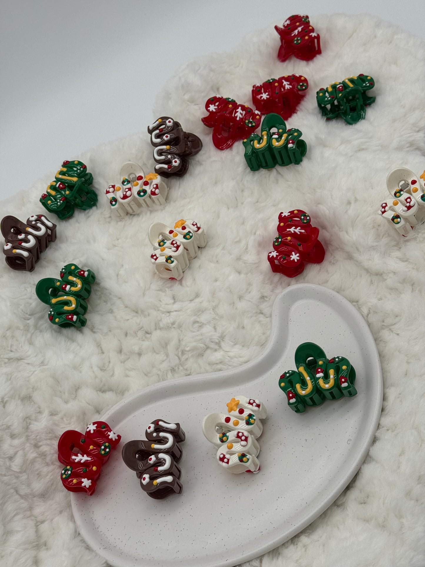 4 Stk. Weihnachtshaarklammern für Kinder – Festliche Designs aus hochwertigem Acetat