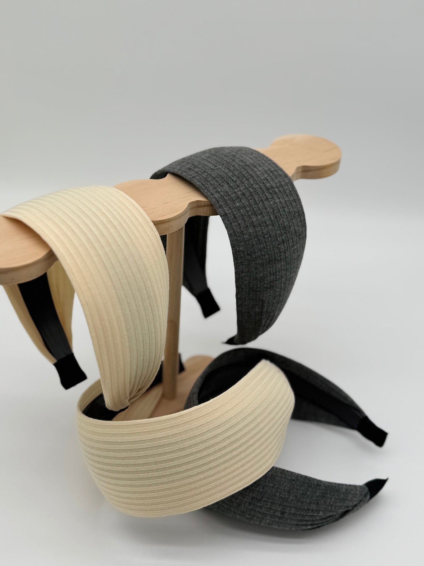 Haarreif mit Stoff – Stylisches Accessoire für jeden Anlass, Beige und Hellgrau