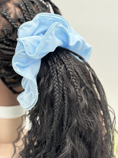 2 Stk. Scrunchies aus Stoff – Einfarbige Haargummis für stylische Looks, Blau und Pink