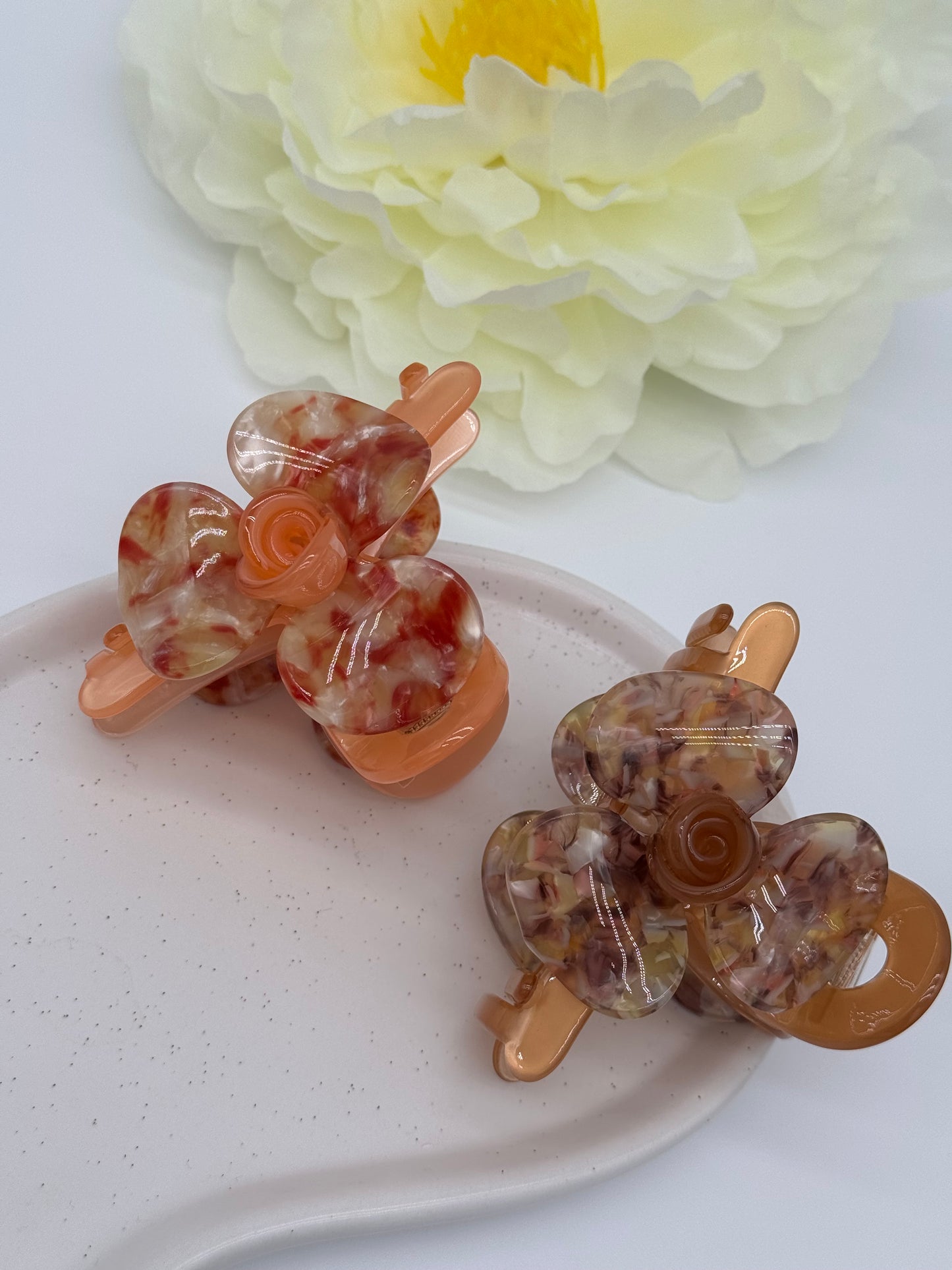 2 Stk. Haarklammer aus Acetat mit Rose – Elegantes Haar-Accessoire