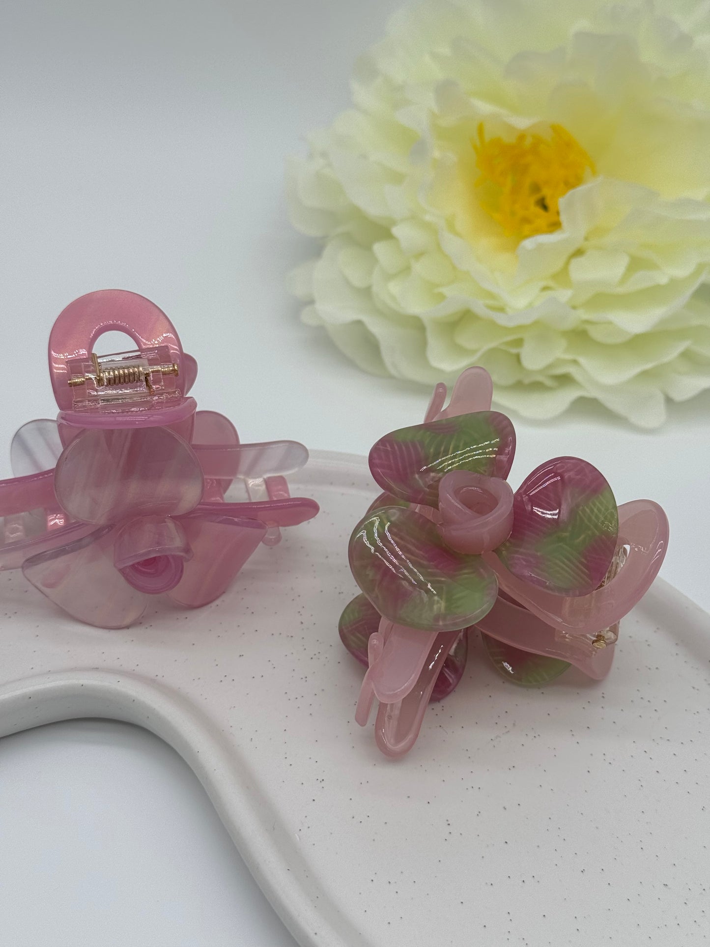 2 Stk. Haarklammer aus Acetat mit Rose – Elegantes Haar-Accessoire