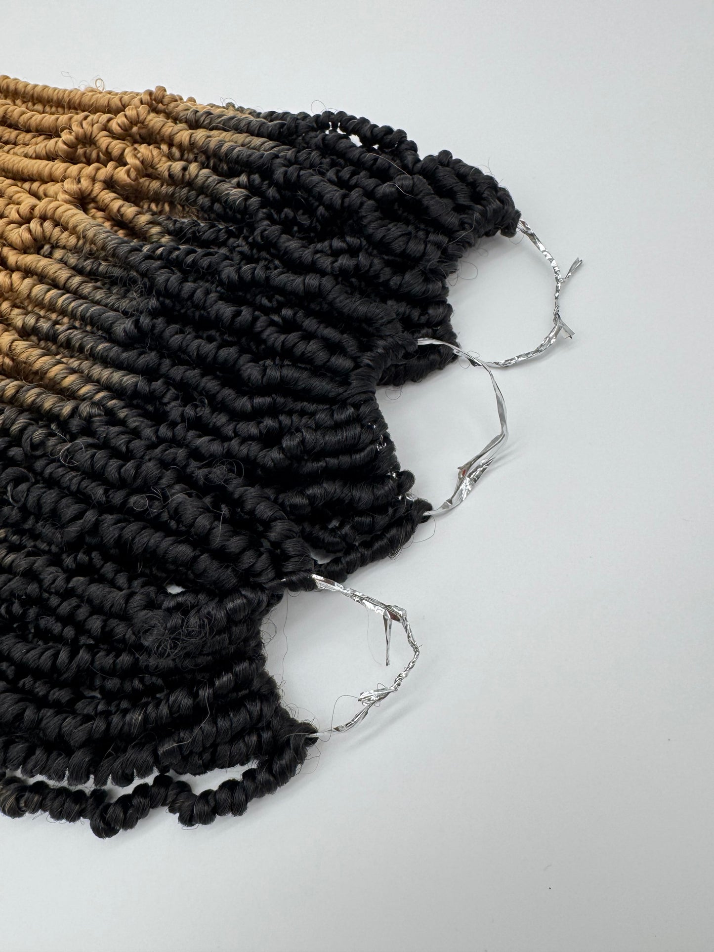 3x Bomb Twist – Antibakterielle Twist-Extensions für voluminöse Styles, Wiederverwendbar, OT/27