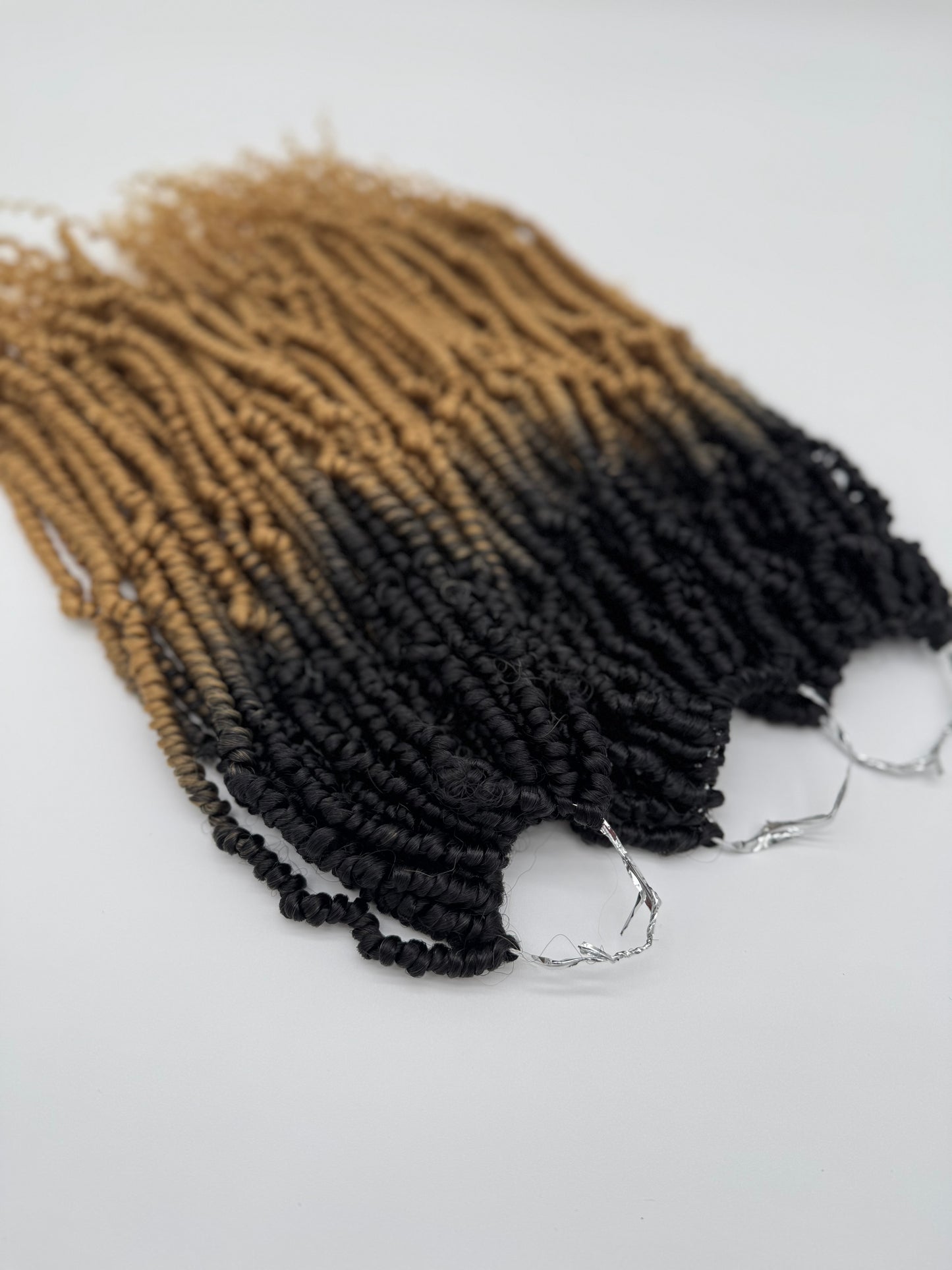 3x Bomb Twist – Antibakterielle Twist-Extensions für voluminöse Styles, Wiederverwendbar, OT/27
